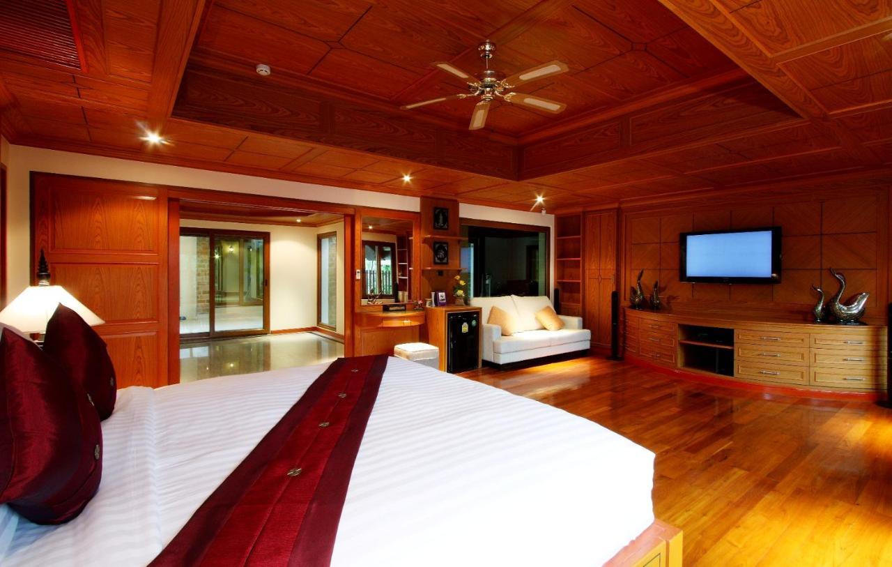 Reuan Thai Villa Patong Exterior foto